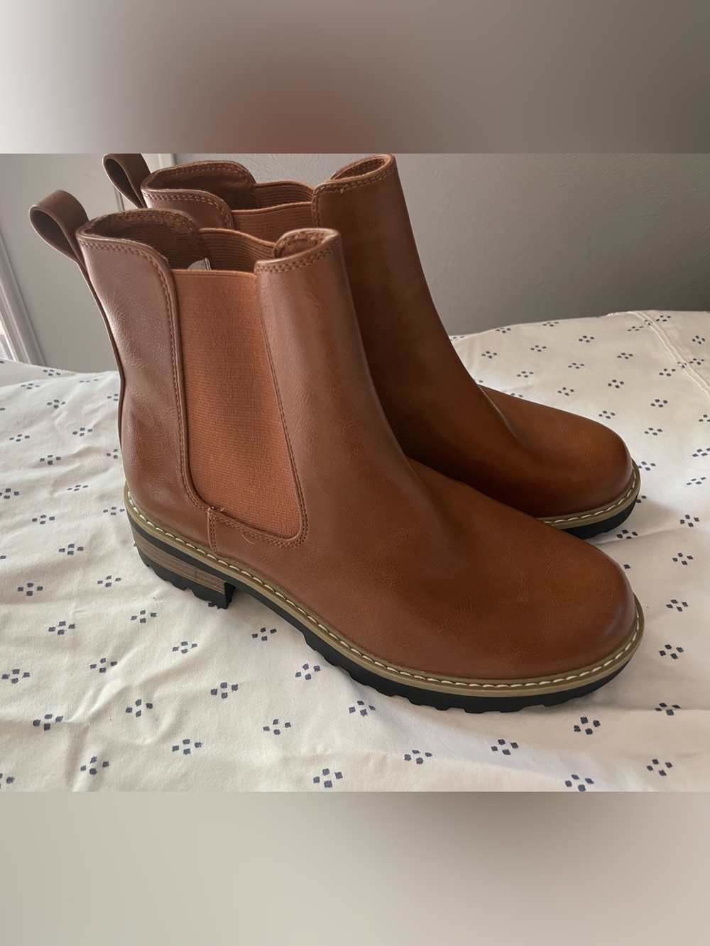 Universal Thread Brown Chelsea Ankle Boots